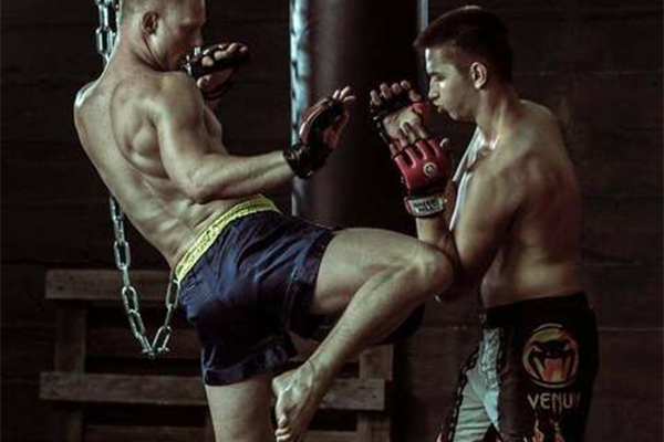 Кикбоксинг (подростковая группа)