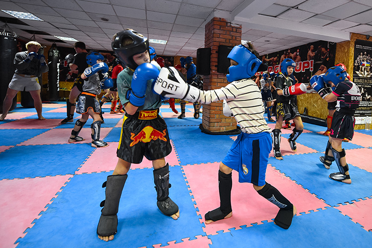 Что лучше для ребёнка бокс или кикбоксинг?